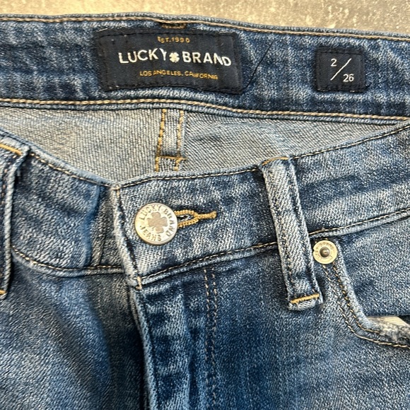 Lucky Brand Sweet Crop distressed Jean size 2/26 - Picture 7 of 8